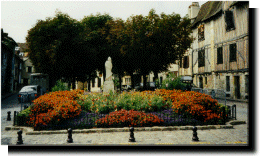 Statue of Cyrano de Bergerac.